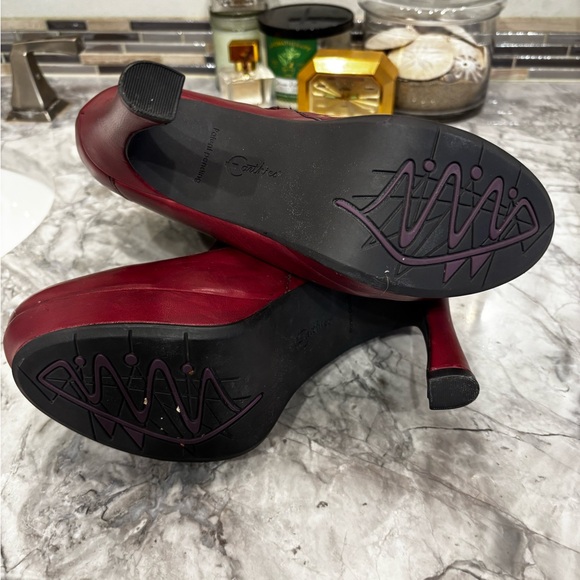 Earthies Burgundy Leather Button Booties | Platform Heels | EUC - Picture 4 of 9